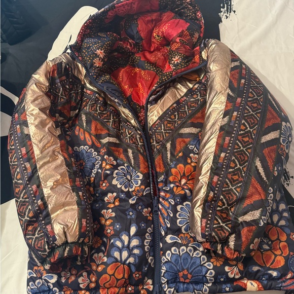 Colorful Floral Patterned Jacket - Picture 3 of 3
